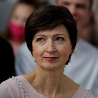 09