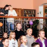 09